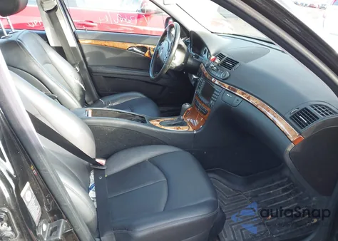 2008 Mercedes-Benz E 350 4Matic z USA, uszkodzony, nr VIN WDBUF87X38B281369